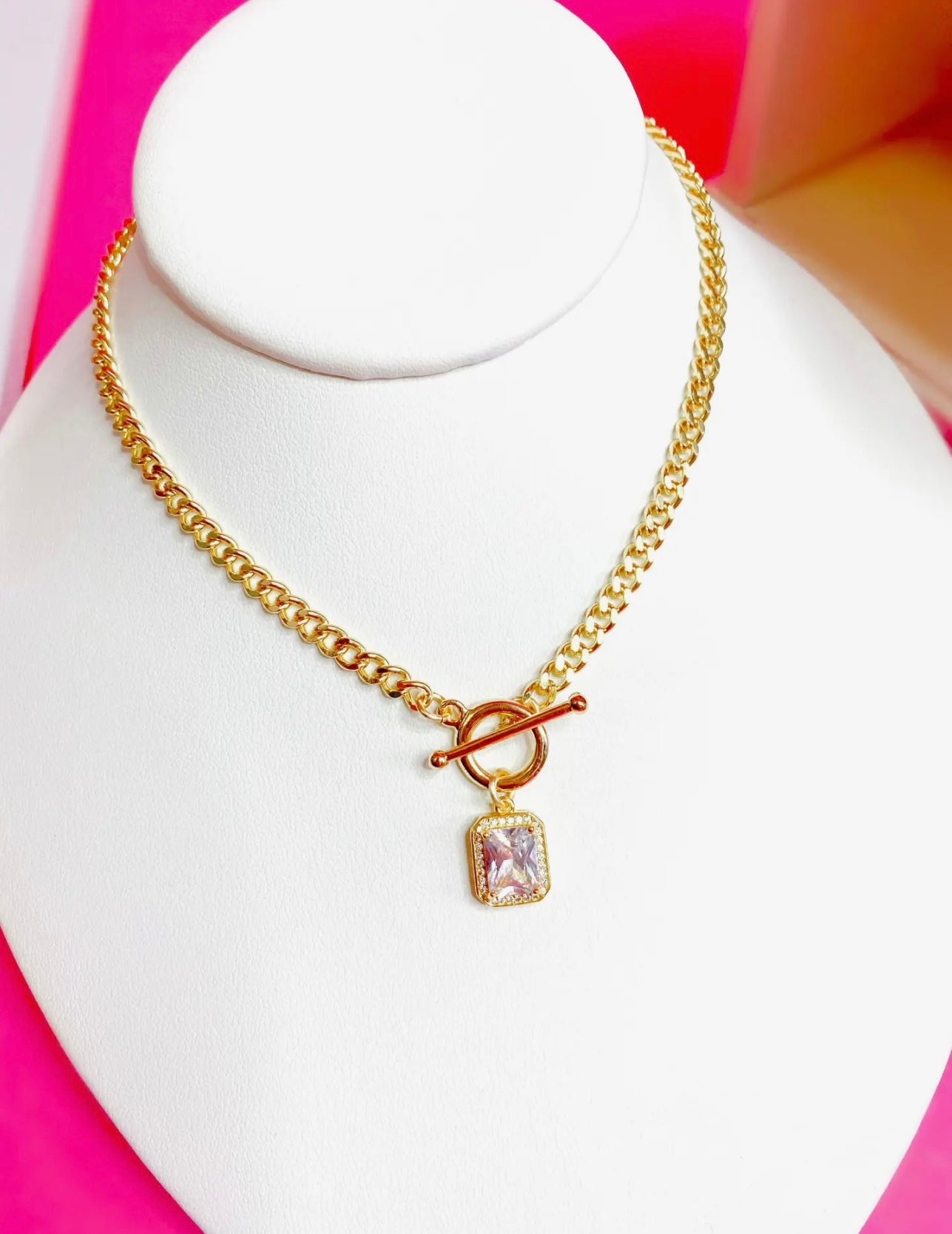 Glam Toggle Gold Necklace