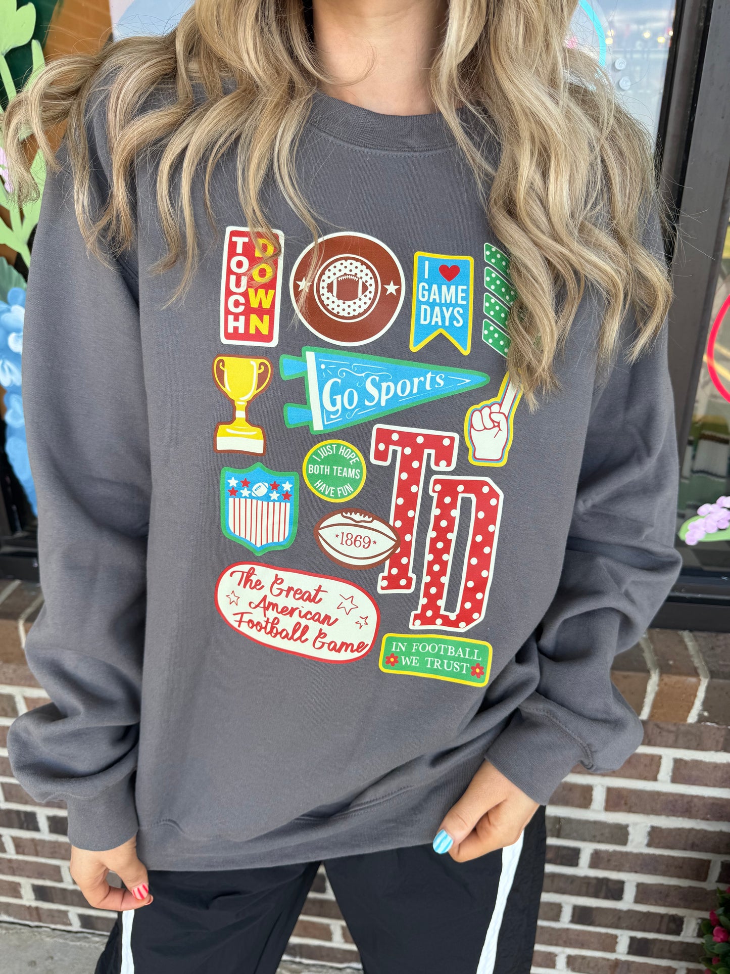 Go Sports Graphic Pullover