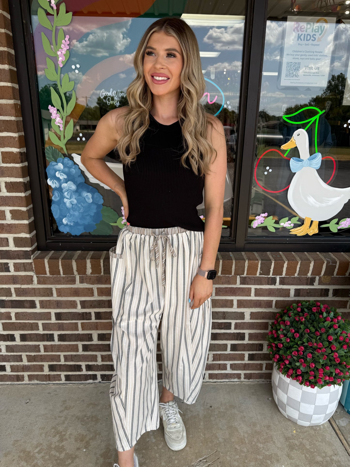 Lottie Flowy Cropped Pants